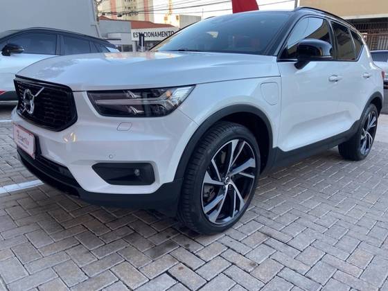 VOLVO XC40 1.5 T5 RECHARGE R-DESIGN GEARTRONIC VOLVO XC40 1.5 T5 RECHARGE R-DESIGN GEARTRONIC